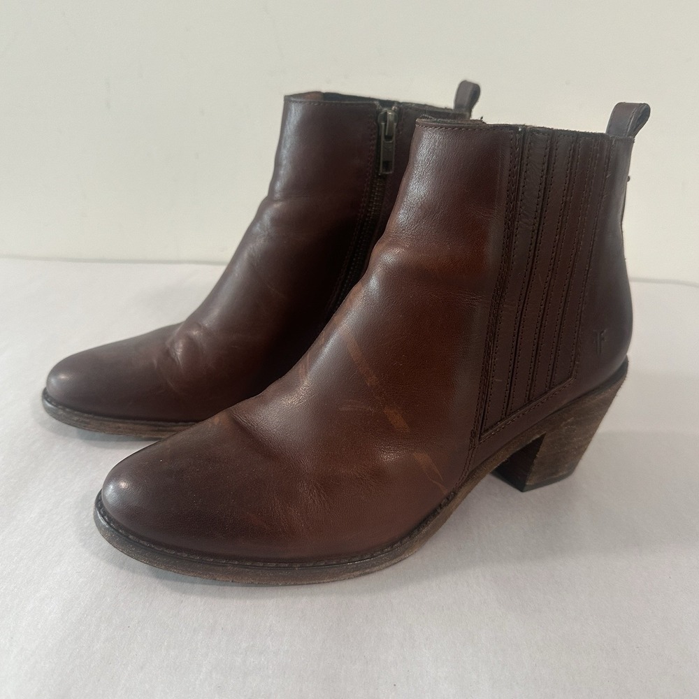 Frye Alton Chelsea Cognac Leather Boot Size 8.5B Ankle Zipper‎